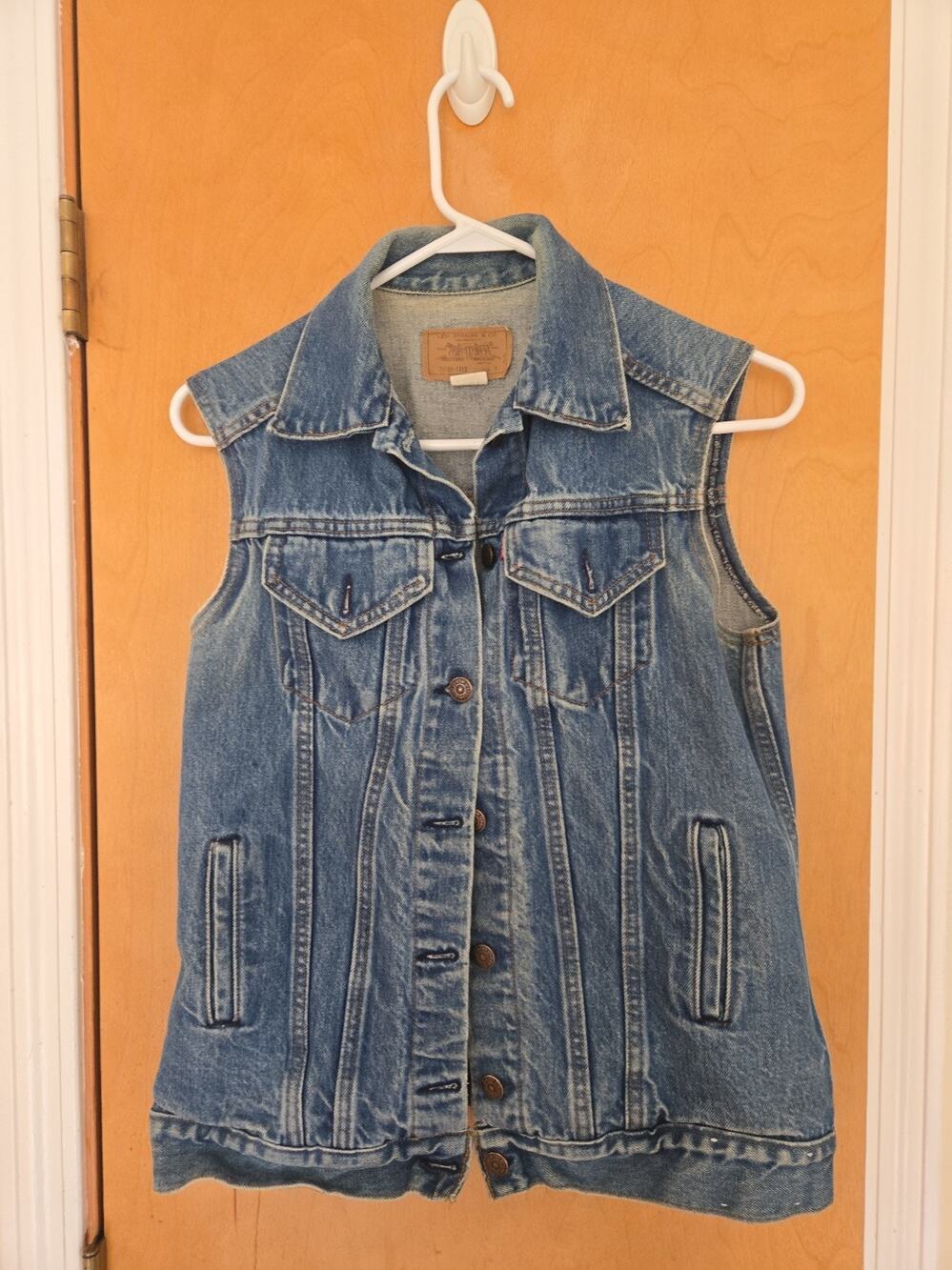 vintage 80s LEVIS TRUCKER TYPE 3 76588 RED TAB DENIM Vest SIZE S